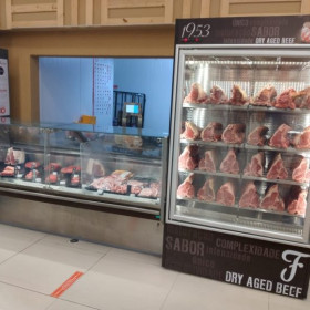 Mercadinhos São Luiz e Friboi criam espaço para produção e venda de carnes dry aged