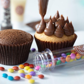 Sodiê Doces cria kit confeiteiro para o Dia das Crianças e lança bolo feito com Nescau