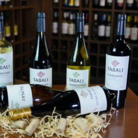Loja D’Vinos triplica número de rótulos em loja revitalizada