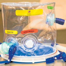 Esmaltec inicia produção de capacetes que reduzem necessidade de intubação de pacientes com Covid-19