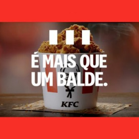 Nova campanha do KFC celebra o balde, ícone da rede no mundo