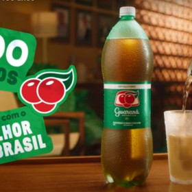Guaraná Antarctica comemora 100 anos e convida consumidores a se tornarem sócios
