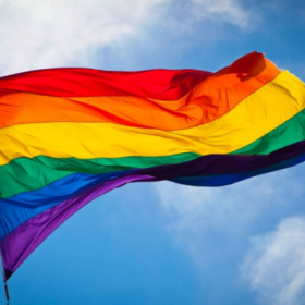 Levantamento com creators LGBTQIA+ mostra que empresas ainda não sabem trabalhar com este perfil fora do mês de junho