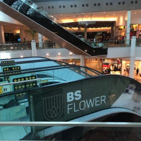 BSPAR promove ação publicitária no Riomar destacando sucesso do BS Flower