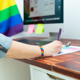 70% dos funcionários escondem sua sexualidade no ambiente de trabalho, segundo estudo da MindMiners