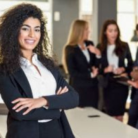 Número de mulheres investindo na bolsa mais que dobra nos últimos dois anos