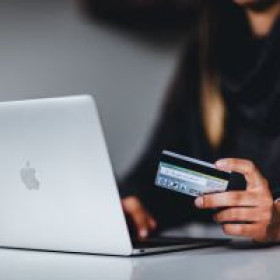 Brasileiros lideram mudanças para compras on-line durante a pandemia