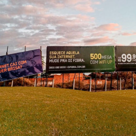 Acesso cria outdoor diferenciado e provocativo para Oi
