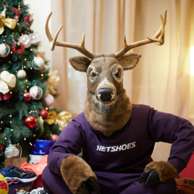 Netshoes lança campanha de Natal com rena que não aceita presente sem graça