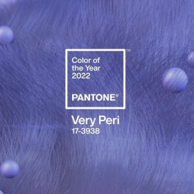 Pantone anuncia cor do ano 2022: Very Peri, um azul floral dinâmico com um sub tom vermelho vivificante