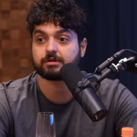 Gerenciamento de crise de imagem: Jornalista cearense comenta caso de Monark e podcast Flow