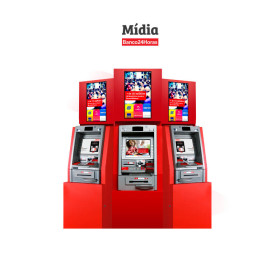 Plataforma de mídia digital OOH em caixas eletrônicos coloca marcas e produtos em destaque dentro do ambiente de consumo