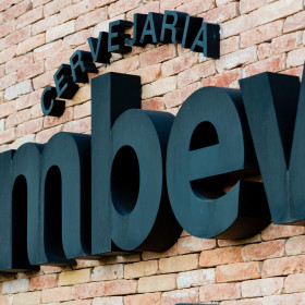 Conheça a estratégia da Ambev em grandes eventos para garantir relacionamento com o consumidor