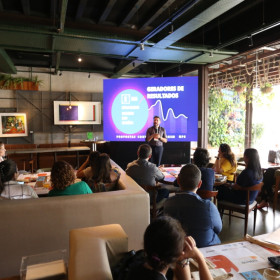 Encontro Executivo Marketing & Relacionamento aborda a cultura do engajamento com  Alê Prates