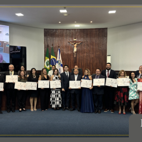 Profissionais da educação recebem homenagem da Câmara Municipal de Fortaleza