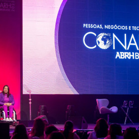 Segundo dia de CONARH 2023: Saúde mental e liderança são temas dos principais painéis do evento
