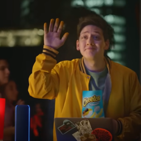 Em nova campanha, CHEETOS® lança propostas divertidas para sair de situações inconvenientes