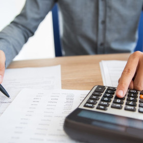 Cearenses lideraram o pagamento de dívidas negativadas na região Nordeste em maio, aponta Serasa Experian