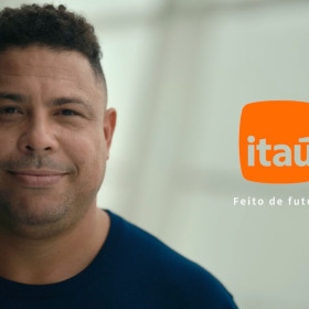Ronaldo ‘Fenômeno’ estrela nova campanha do Itaú