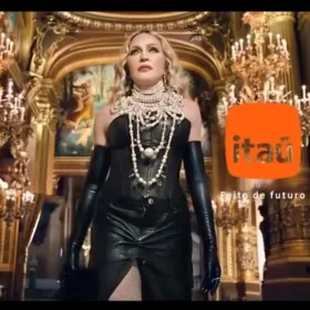 Para celebrar os 100 anos do Itaú, Madonna estrela filme destacando por que ela é feita do futuro