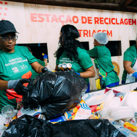 Coca-Cola Brasil coleta cerca de 4 toneladas de resíduos para reciclagem no Festival de Verão de Salvador 2024