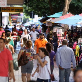 Consumidores de Fortaleza estão menos endividados e mais confiantes em julho