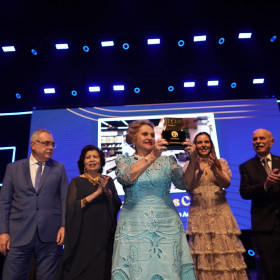 Marlene Cabral, cofundadora da Acal, é agraciada com Troféu Clóvis Rolim