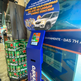 Supermercado Pinheiro se torna o primeiro do Brasil a implantar totens com ofertas personalizadas
