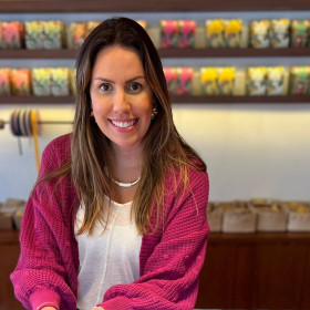 Renata Lamarco é a nova head de marketing da chocolateria Dengo