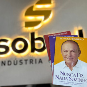 Livro do empresário Honório Pinheiro tem produção assinada pela Sobral Indústria Gráfica