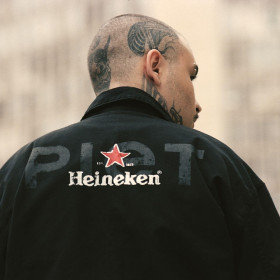 Heineken e PIET apresentam primeiras peças em collab exclusiva