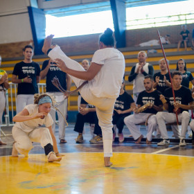 Capoeira fortalece corpo, mente e cultura em Fortaleza