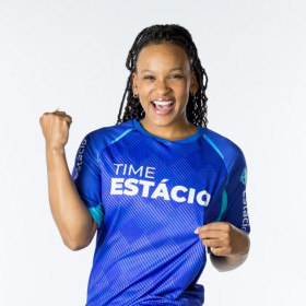 Estácio lança nova campanha e traz Rebeca Andrade como protagonista