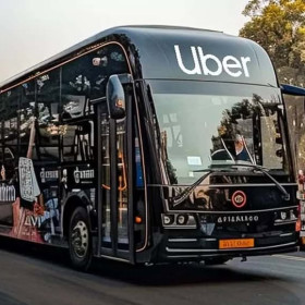 Uber lança serviço de ônibus fretado entre São Paulo e Guarulhos