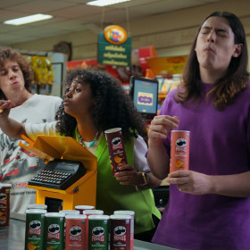 Pringles® e Monks apostam em campanha que vai quebrar a mesmice do “sabor pizza”