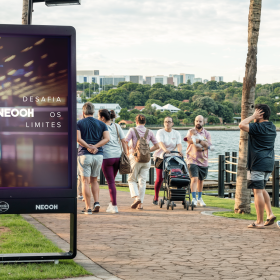 NEOOH implanta circuito Digital Out of Home no Pontão Lago Sul e amplia presença em Brasília