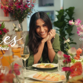 Silvia Braz estrela nova campanha para o Dia das Mães do Pão de Açúcar