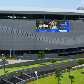 Unifor inova com ocupação simultânea de 160 painéis digitais em Fortaleza