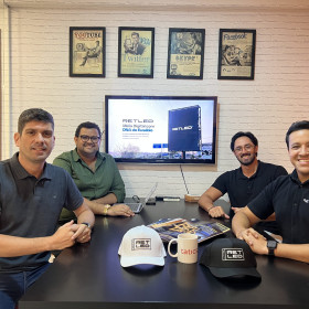 Agência Tatics assume marketing digital da Retled DOOH