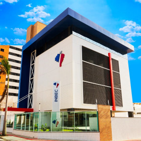 Faculdade INBEC lança nova campanha anunciando a abertura de seu processo seletivo 2025.2