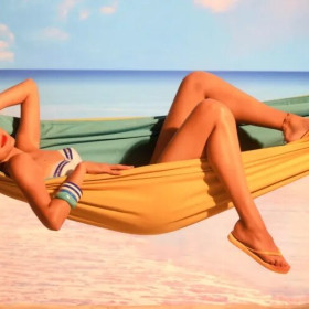 Havaianas anuncia Gigi Hadid como sua nova embaixadora global