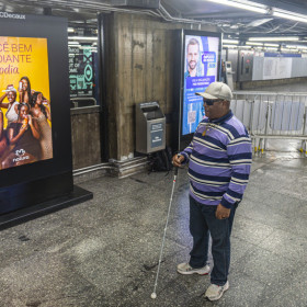 JCDecaux e Natura consolidam projeto de mídia OOH para pessoas com deficiência visual