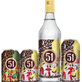 Cachaça 51 lança embalagens comemorativas de São João com arte de J. Borges