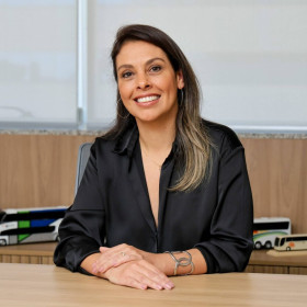 Executivas em Foco | Leticia Pineschi: uma liderança que conecta estratégia, cultura e pessoas