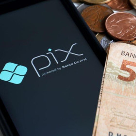 Pix lidera pagamentos no e-commerce e já é usado por 84% dos consumidores no Brasil