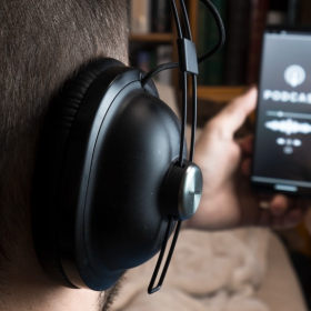 Consumo de rádio no streaming ganha força no Brasil