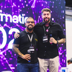 ADSPLAY anuncia aquisição da Pixel Roads