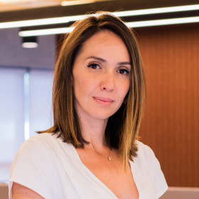 Daniele Gebara é a nova diretora de desenvolvimento de produtos do IAB Brasil