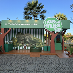 Nossa Fruta leva raízes, história e interatividade para o Festival Costumes 2025