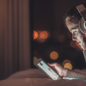 Elementos gráficos melhoram desempenho dos anúncios em áudio